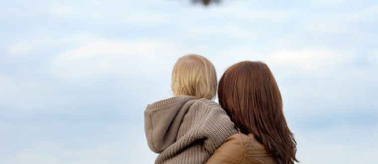 כך תקיימי שגרת הנקה נוחה בזמן טיול לחו"ל