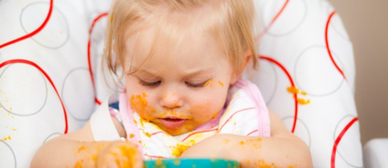 בין הנקה להאכלה – מדריך למעבר מוצלח למזון מוצק